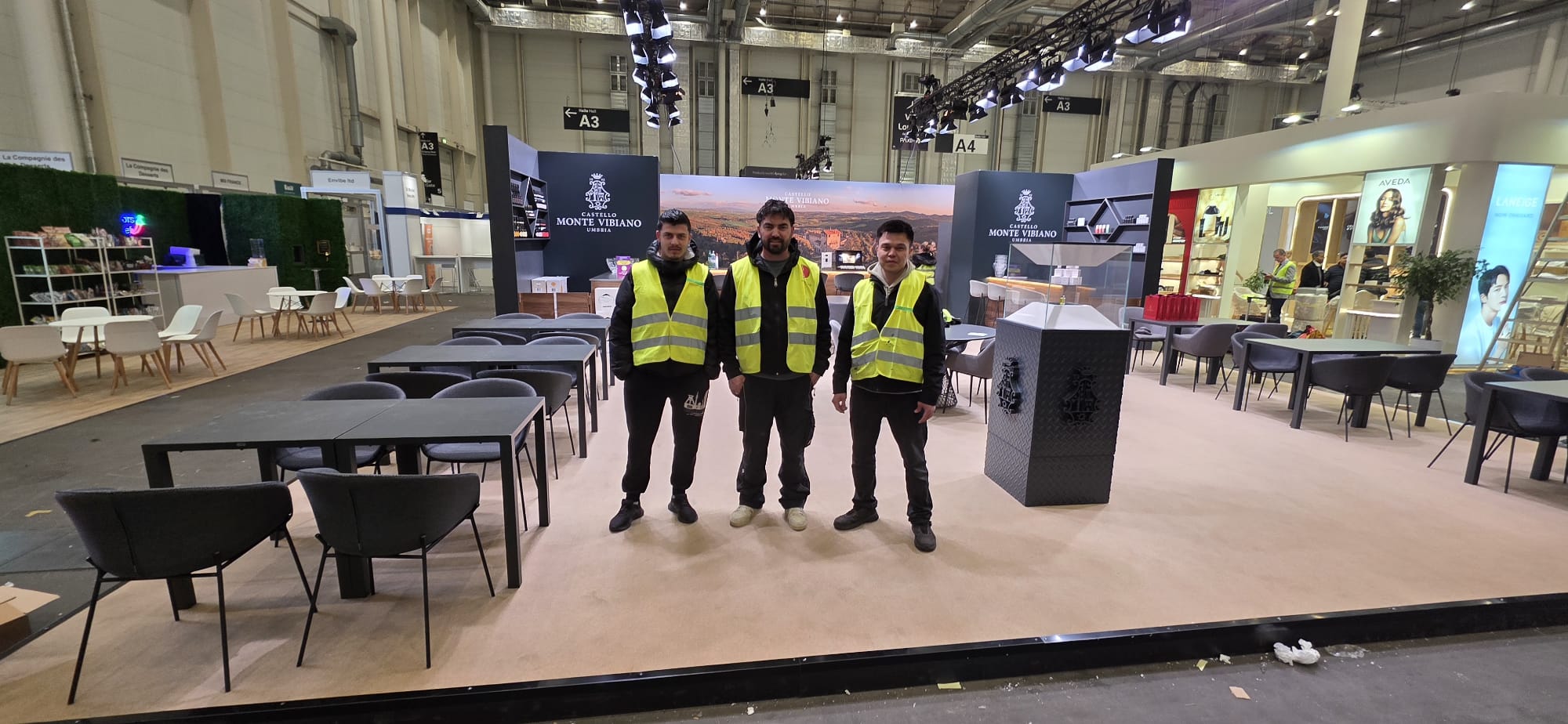 Montageteam vor Ort